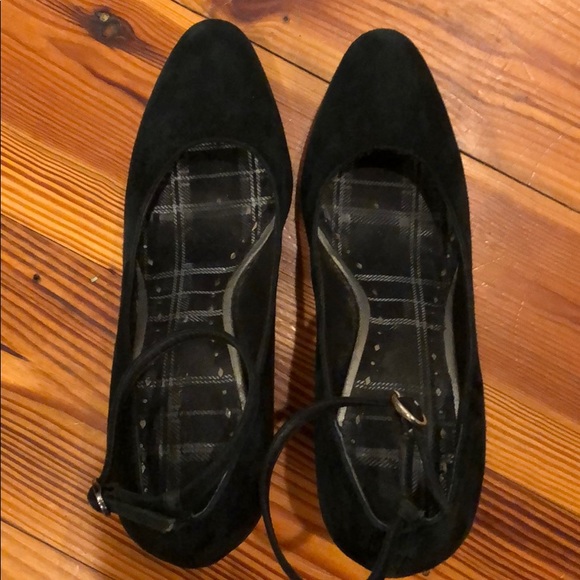 BCBG Women’s black suede heels - size 7.5 - Picture 8 of 8